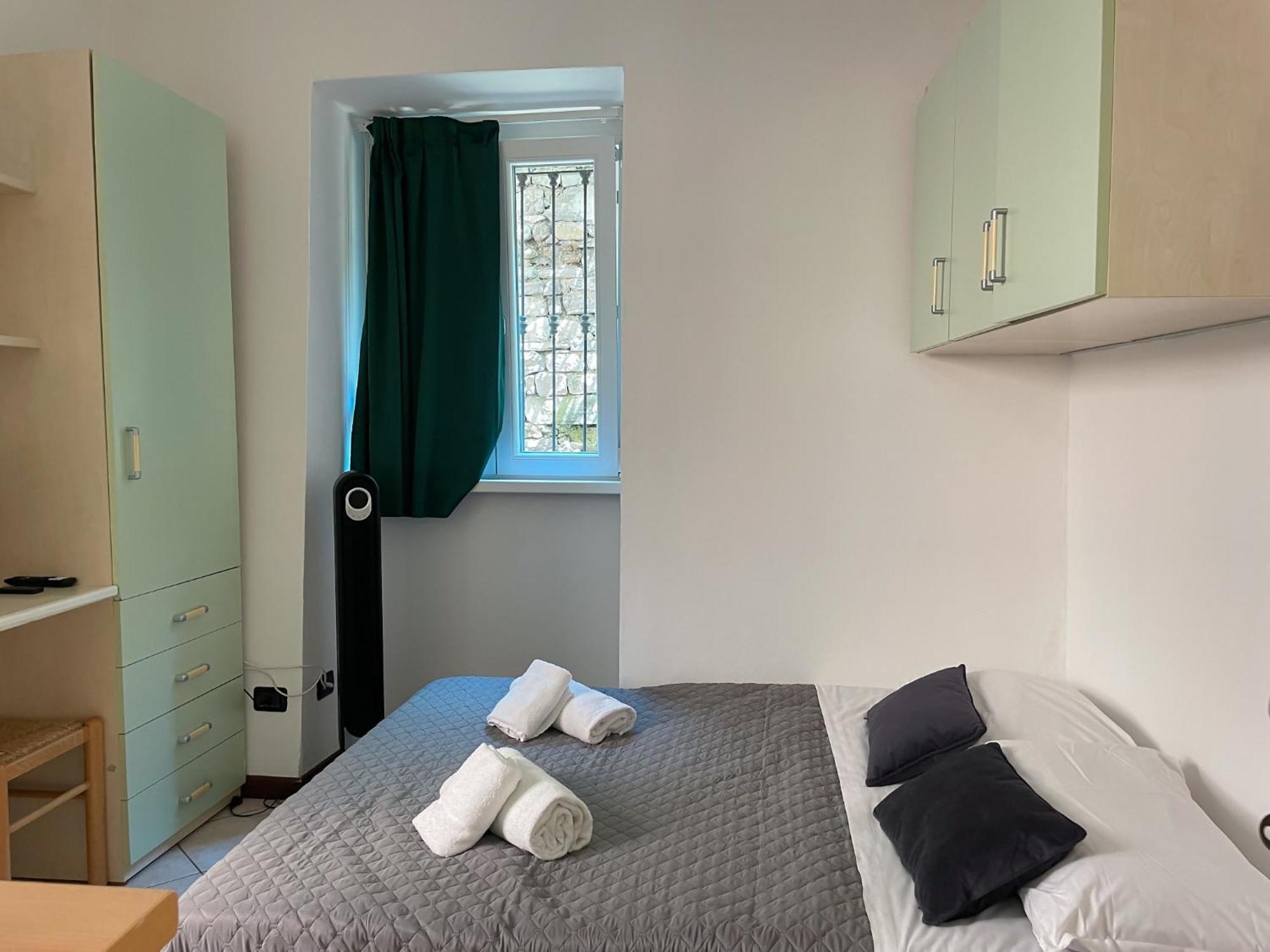 Roncati 7 Center Town Studio Apartments Белладжо Экстерьер фото
